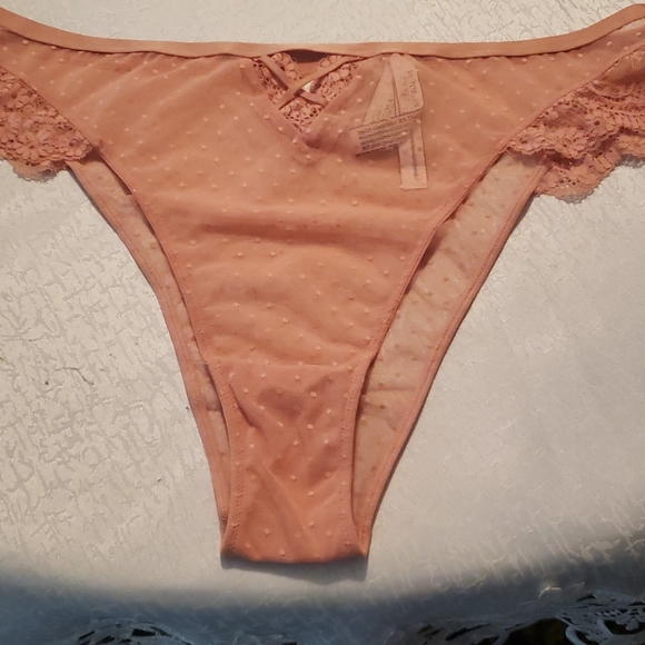2 Victoria secret woman panties - Picture 2 of 4